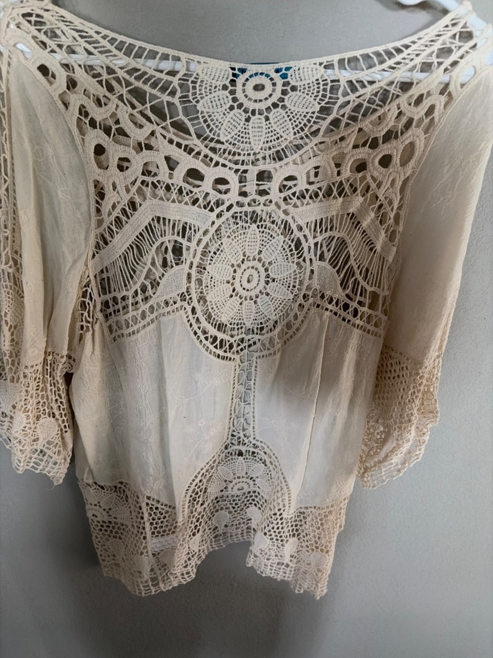 Lace blouse - Picture 4 of 4